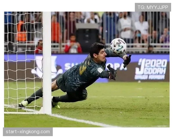 库尔图瓦多次关键扑救力保零封 皇马门神展现定海神针作用