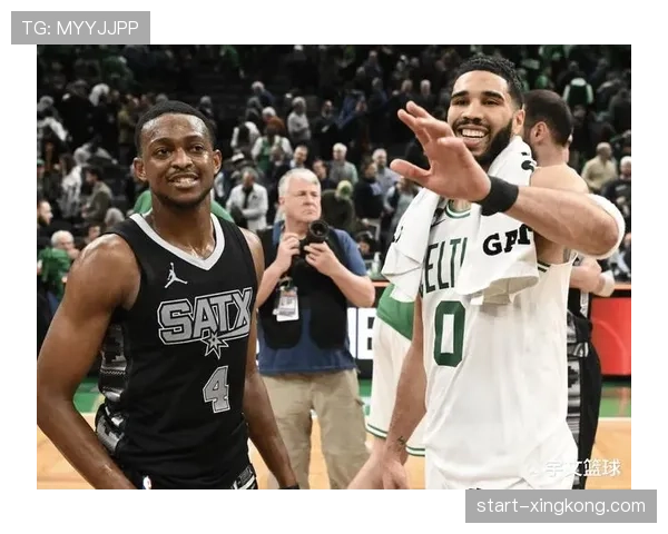 福克斯25分7助攻3抢断串联进攻 马刺胜开拓者关键表现